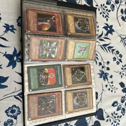 Yu-Gi-Oh Toy Site 2002 Pharaoh Tablet Binder in Great Condition With 27 Cards - Image 4