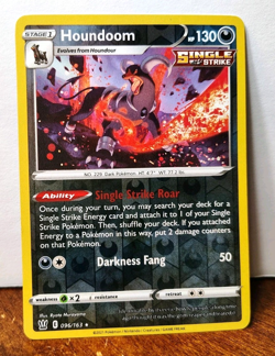POKEMON HOUNDOOM 096/163 REVERSE HOLO RARE BATTLE STYLES LP - Image 1