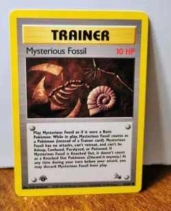 POKEMON MYSTERIOUS FOSSIL 62/62 TRAINER 1ST EDITION FOSSIL LP - Image 1