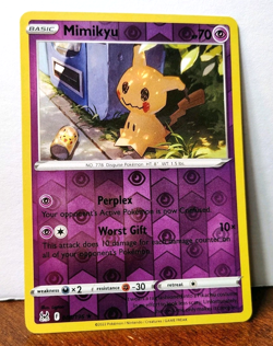 POKEMON MIMIKYU 080/196 REVERSE HOLO RARE LOST ORIGIN LP PIKACHU CAN IN ART - Image 1