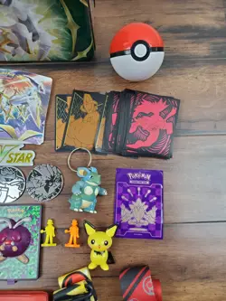 Vtg 90s 2000s “Gotta catch ‘em All!” Pokemon Card Binder Lunchbox Figure Lot - Image 4