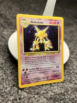 Pokemon Alakazam 1/102 Holo Rare Base Set Stage 2 1999 Wizards of the Coast - Image 2