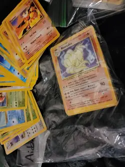 Pokemon TCG Card Lot 200 carda - Image 1