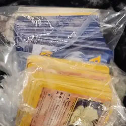 Pokemon TCG Card Lot 200 carda - Image 2