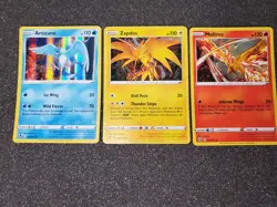 Articuno Zapdos Moltres holo Pokemon Card NM - Image 1