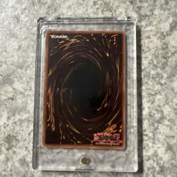 Yu-Gi-Oh HOLOBLEED Dark Magician SDY-006 1996 - Image 2