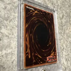 Yu-Gi-Oh HOLOBLEED Dark Magician SDY-006 1996 - Image 3