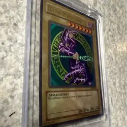 Yu-Gi-Oh HOLOBLEED Dark Magician SDY-006 1996 - Image 4