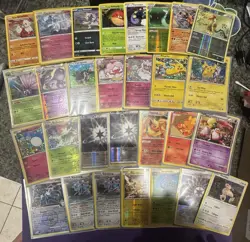 LOT OF 29 ASSORTED POKEMON CARDS SOME VINTAGE SOME MODERN - Image 1