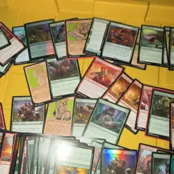 Magic: The Gathering 92 Card Lot Lord of the Rings Middle-Earth Foil Tin - Image 3