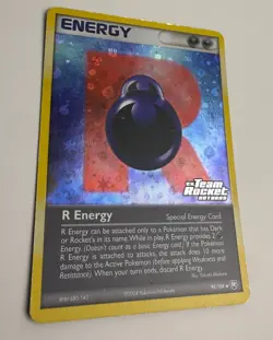 2004 POKEMON EX TEAM ROCKET RETURNS R ENERGY 95/109 REVERSE STAMPED HOLO - Image 4