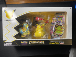 Celebrations Premium Figure Collection Pikachu VMAX Box Pokemon TCG Dent - Image 1