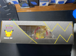 Celebrations Premium Figure Collection Pikachu VMAX Box Pokemon TCG Dent - Image 3