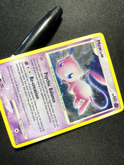 Mew Holo DPBP#182 Pokemon Secret Wonders 2007 SWIRL English LP - Image 2
