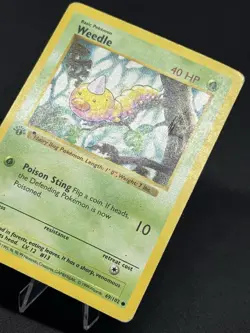 Pokemon Weedle 069/102 Base Set (Shadowless) 1st Edition Regular - Image 2