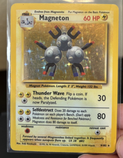 Pokemon Base Set Magneton 9/102 Holo Rare MP - Image 1