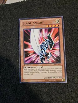 Blade Knight - YSKR-EN018 - Common - 1st Edition LP Yugioh Starter Deck: Kaiba R - Image 1