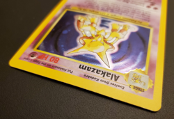 2000 Base Set 2 #1/130 Pokemon TCG Alakazam Holo Rare LP+ WOTC - Image 3
