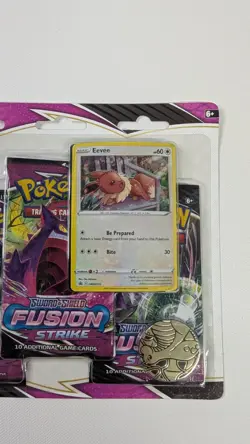 Pokemon TCG Sword & Shield Fusion Strike Eevee 3-Pack Blister - Image 2