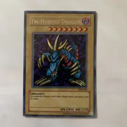 Tri-Horned Dragon LOB-000 Secret Rare Heavy Foil Bleed 🩸 Misprint - Image 2