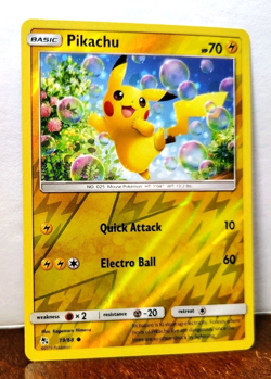 POKEMON PIKACHU 19/68 REVERSE HOLO HIDDEN FATES LP-NM - Image 1