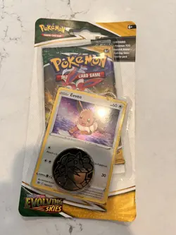 Pokemon TCG: Sword & Shield Evolving Skies Checklane Blister Pack – Eevee Promo - Image 4