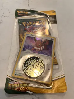 Pokemon TCG: Sword & Shield Evolving Skies Checklane Blister Pack – Eevee Promo - Image 5