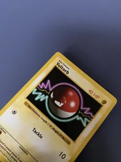 Shadowless Voltorb 67/102 Base Set Pokemon Card - Image 3