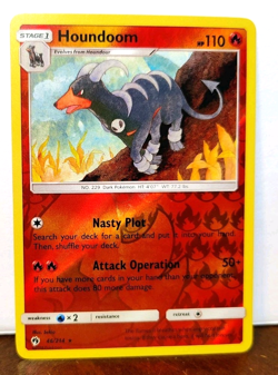 POKEMON HOUNDOOM 46/214 REVERSE HOLO RARE LOST THUNDER LP-NM - Image 1