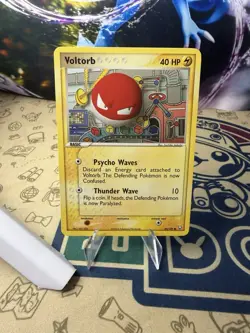 Voltorb 80/109 Pokemon TCG EX 2004 Team Rocket Returns Non Holo - Image 1