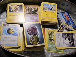 LOT OF MORE THAN 500 POKEMON CARDS & 2 POGS BASIC TRAINER STAGE 2 SPECIAL ENERGY - Image 1