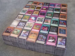 YUGIOH 100 Cards w/Dark Magician or Blue Eyes White Dragon and 4 Rares & 8 Holos - Image 3