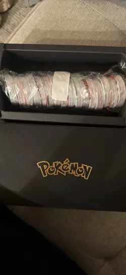 Tazos Pokemon 1st, 2nd, and 3rd generation, sealed. - Image 1
