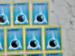 Pokemon Base Unlimited Water Energy Cards 1999 - Lot Of 27 - Image 4