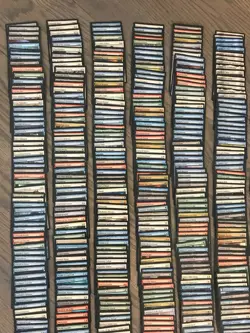 Magic: the Gathering 775 Unique Card Lot with 25 Rares with no Duplicates! - Image 1