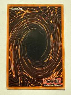 Yu-Gi-Oh Time Wizard DL1-E001 Super Rare near mint - Image 2
