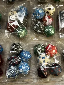 MAGIC THE GATHERING 100+ DIE DICE LOT PREOWNED D & D - Image 5