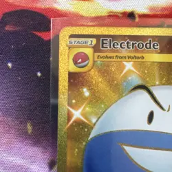 Pokemon Electrode 222/198 Secret Rare Holo Chilling Reign 2021 Electric Ball Bu… - Image 3