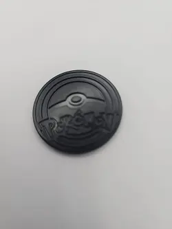 Pokemon Reshiram & Zekrom Coin Gold Holo TCG Official Exclusive Rare Collectible - Image 2