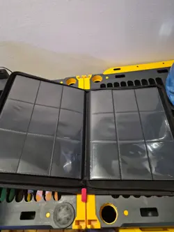 Red Vault X 9 Pocket Trading Card Zip Binder 360 Cards - Image 2