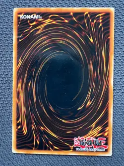 Yugioh D. D. Warrior Lady Unlimited Edition Ultra Rare HL06-EN003 crease - Image 2