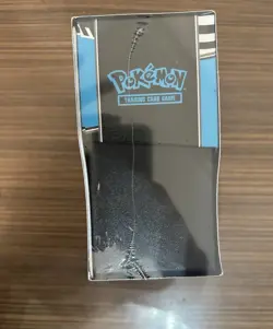 Pokemon TCG : Black Bolt Elite Trainer Box ETB - In hand - Image 2