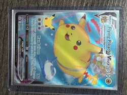 POKEMON FULL ART FLYING PIKACHU VMAX 007/025 ULTRA RARE + DARKRAI SLEEVE LP-NM - Image 5