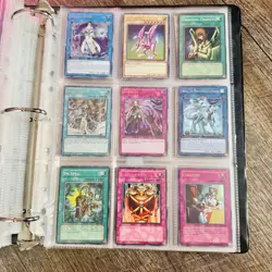 Huge Yugioh Vintage and new Collection Binder Lot 950+ Cards - Image 1