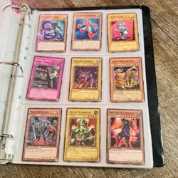 Huge Yugioh Vintage and new Collection Binder Lot 950+ Cards - Image 5