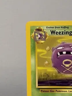 Weezing 45/62 Uncommon Fossil Unlimited Pokemon TCG Card HP 1999 Vintage WOTC NM - Image 2
