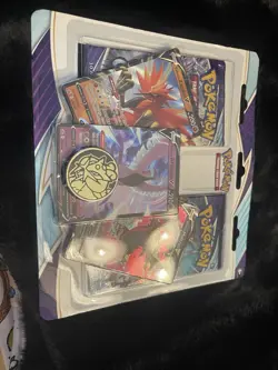 Pokemon TCG Chilling Reign Error Compensation Blister Pack - Image 1