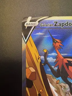 Galarian Zapdos V 174/198 Chilling Reign Pokemon Card - Image 2