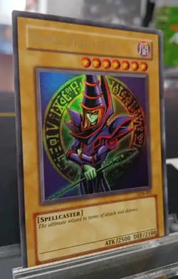 Dark Magician LOB-005 The Legend of Blue Eyes White Dragon Unlimited - Image 3