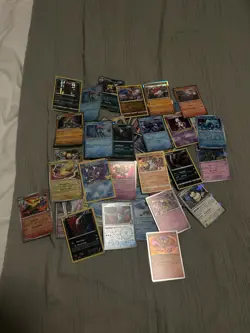 Pokemon Card Lot of over 650 lots of Halo and reverse halo lots of rares - Image 2